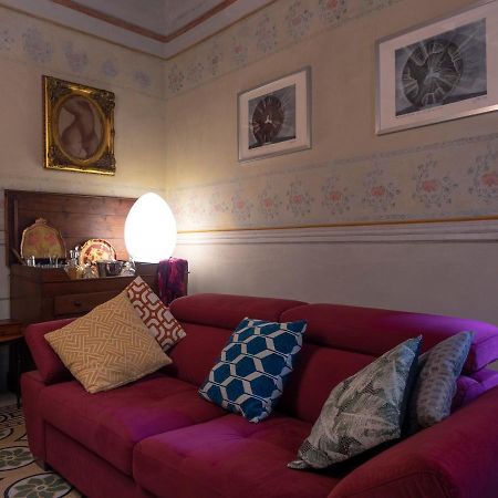 Luxury - Elegante Appartamento Nel Cuore Di ルッカ エクステリア 写真