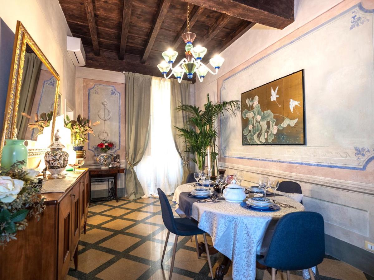 Luxury - Elegante Appartamento Nel Cuore Di ルッカ エクステリア 写真