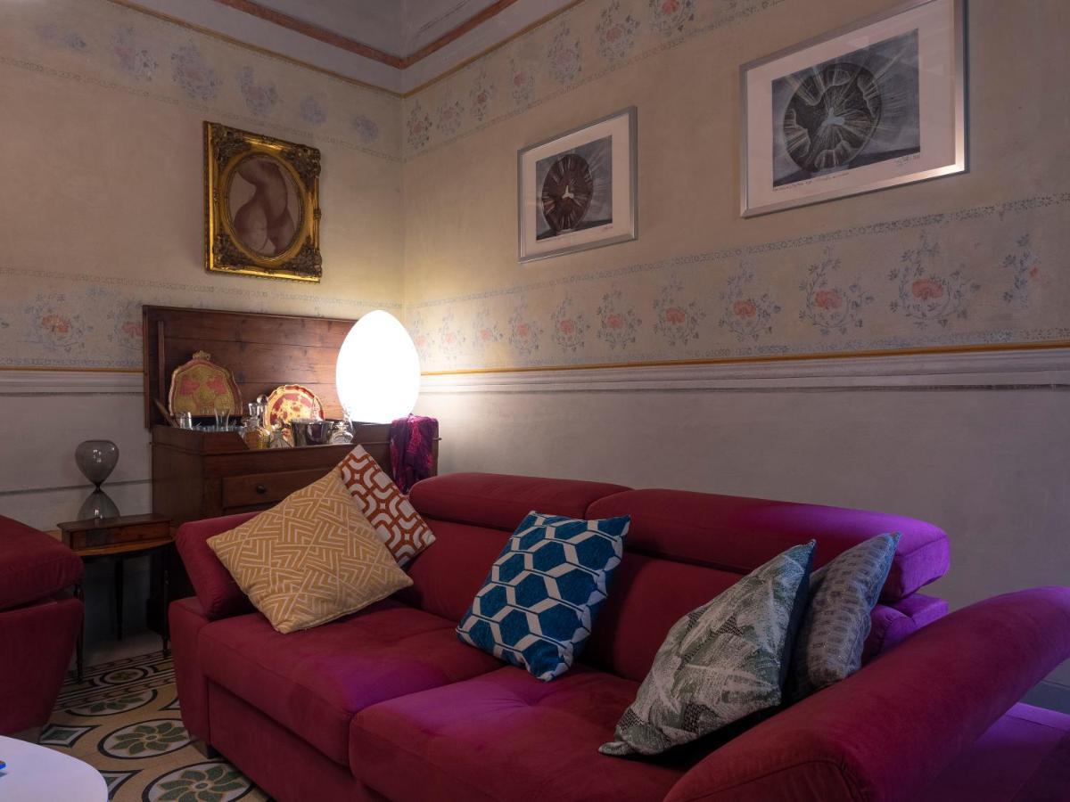 Luxury - Elegante Appartamento Nel Cuore Di ルッカ エクステリア 写真